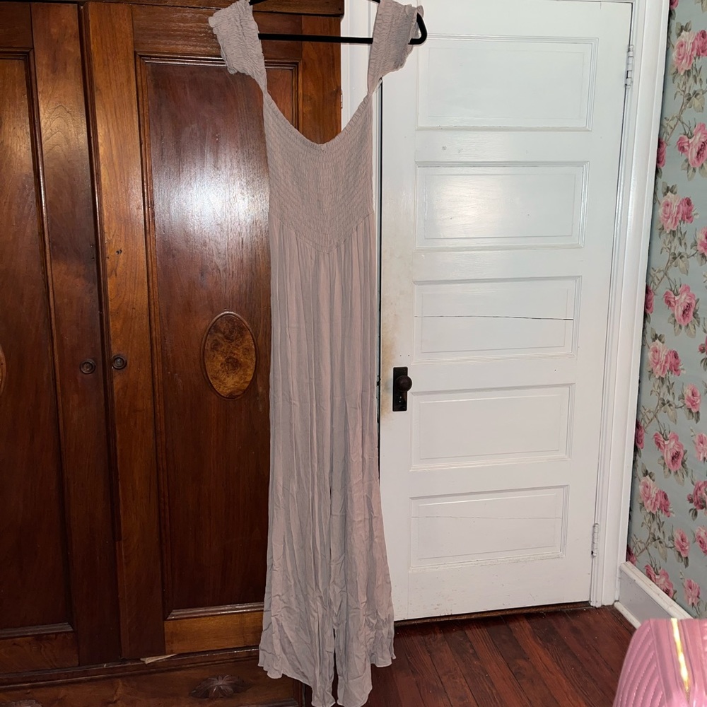 Windsor tan jumpsuit w fitted stretchy bodice and long flowy pants, size L